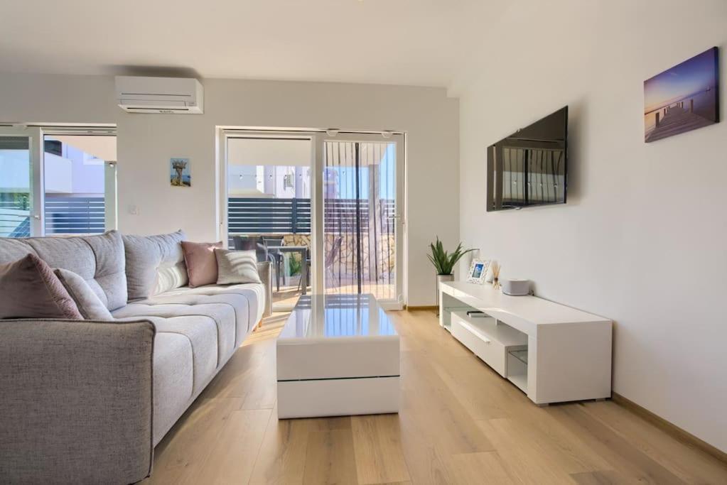 Apartment Sunrise Fuer 6 Personen In Pula-Stinjan Luaran gambar