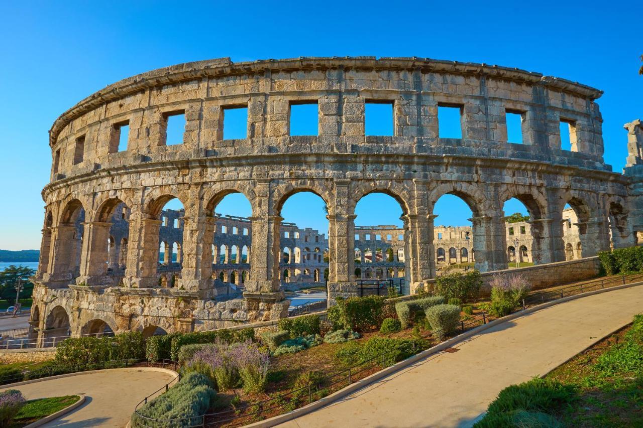 Apartment Sunrise Fuer 6 Personen In Pula-Stinjan Luaran gambar